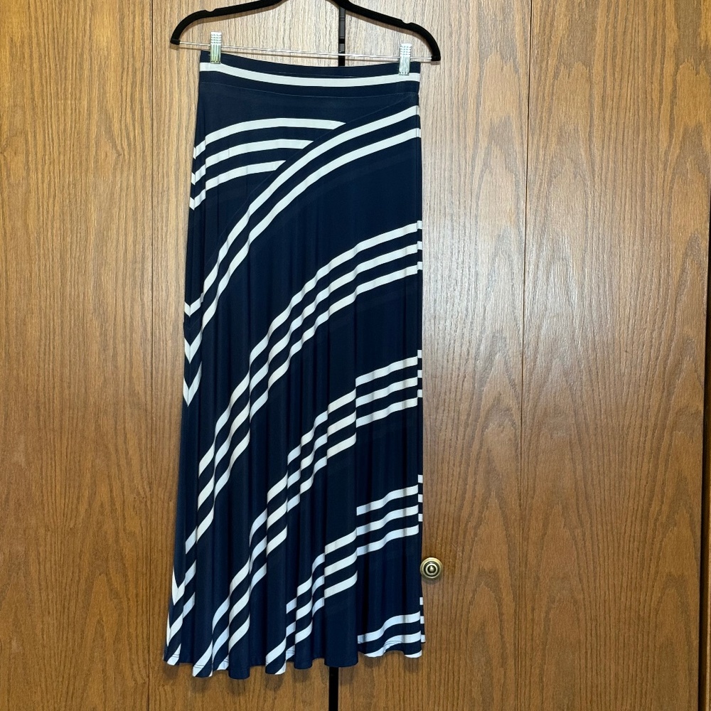 International Concepts Skirt